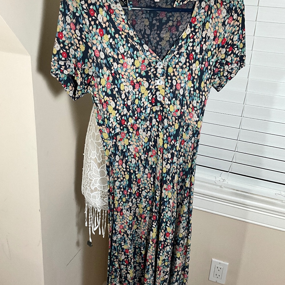 Cath Kidston floral knee high  v neck  dress short sleeve size 8 (USsize xs)